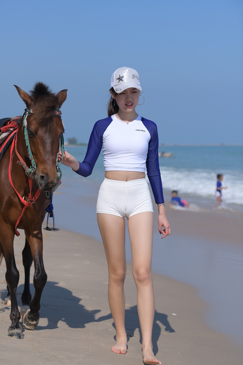 红石苏梅岛旅拍作品 第三篇：海边骑马的女孩